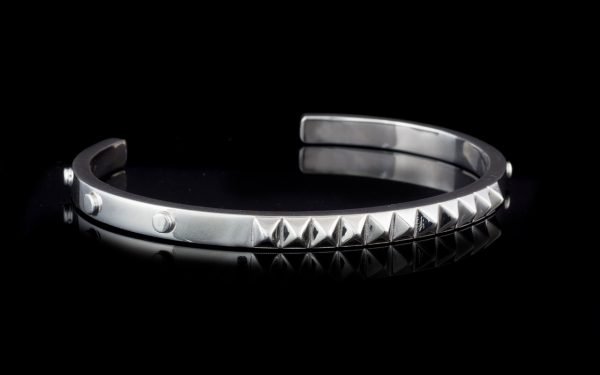 contemporary design silver bracelet